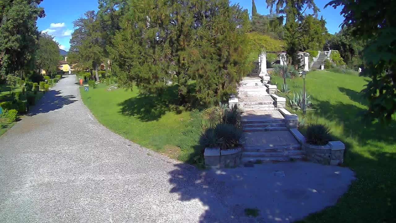 Parco Coronini-Cronberg Live Webcam – Green Oasis