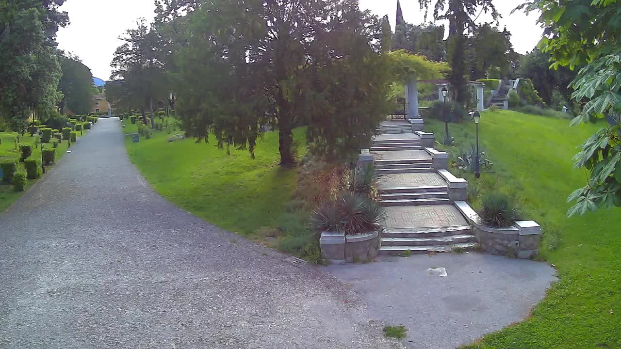 Spletna kamera park Coronini Kronberg – Gorica