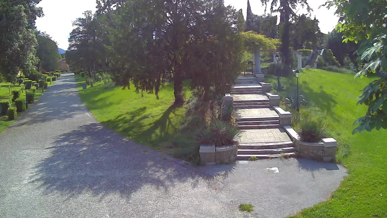 Parco Coronini-Cronberg Live Webcam – Green Oasis