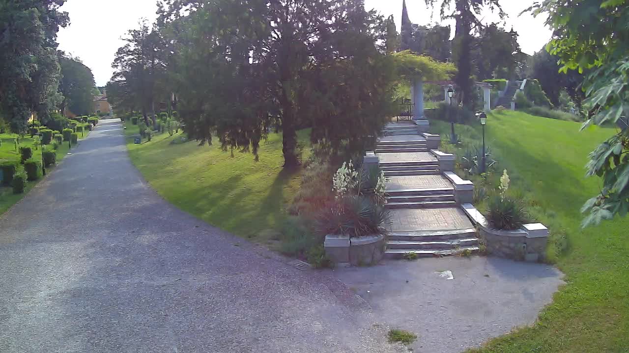Parco Coronini-Cronberg Live Webcam – Green Oasis