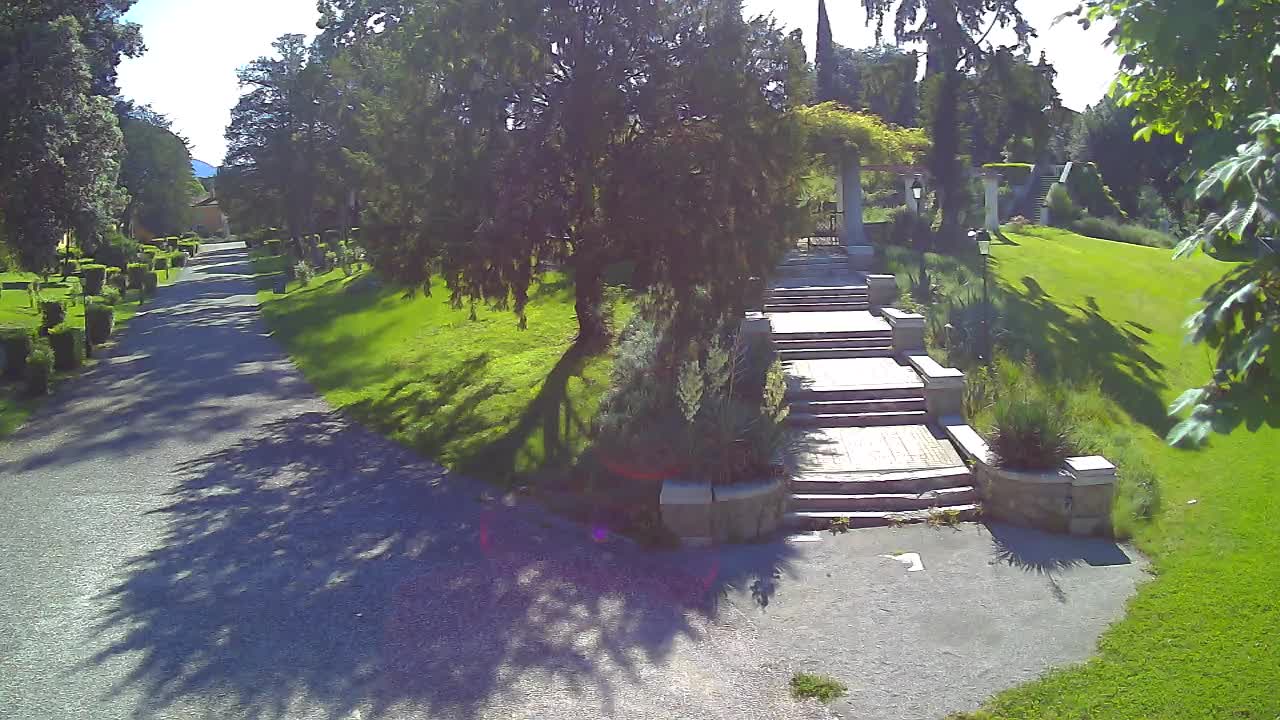 Parco Coronini-Cronberg Live Webcam – Green Oasis
