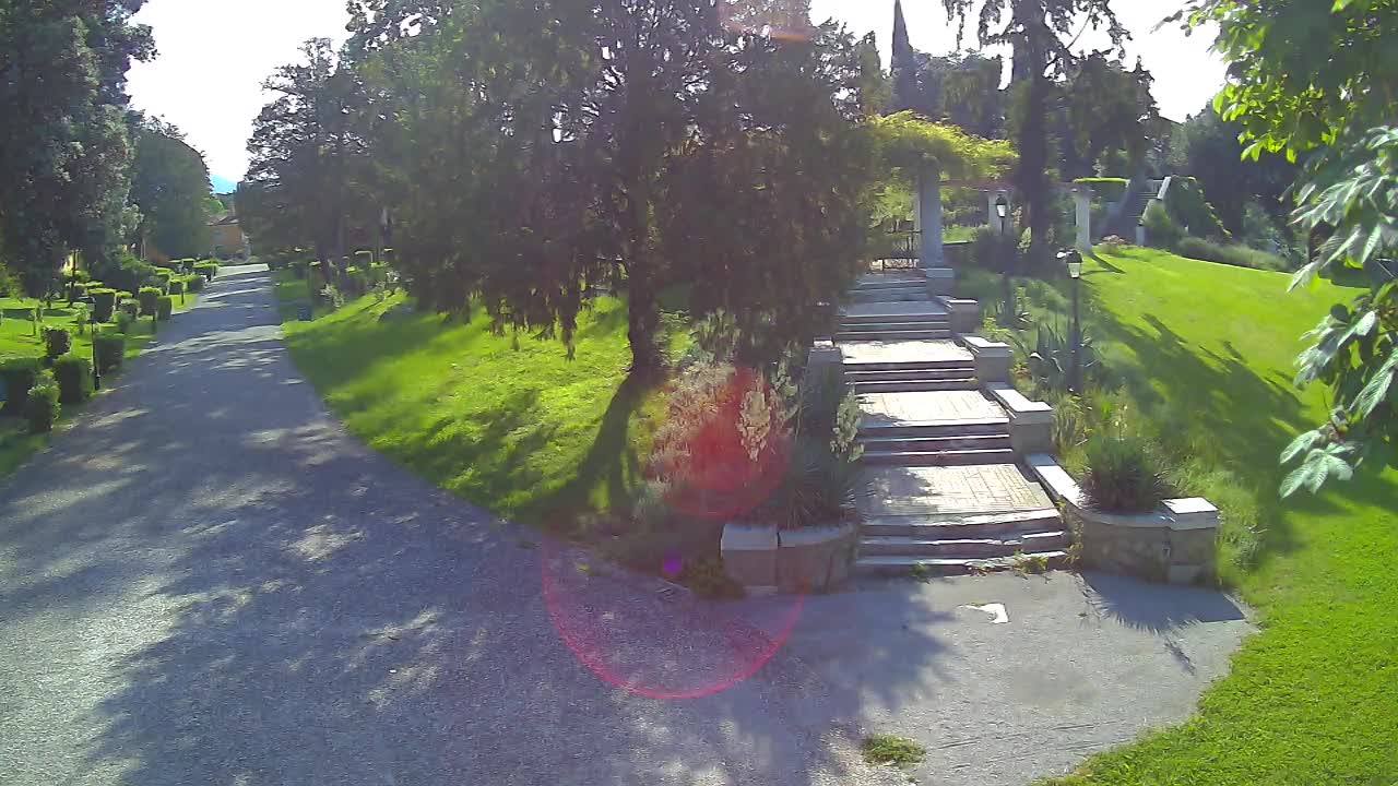 Parco Coronini-Cronberg Live Webcam – Green Oasis