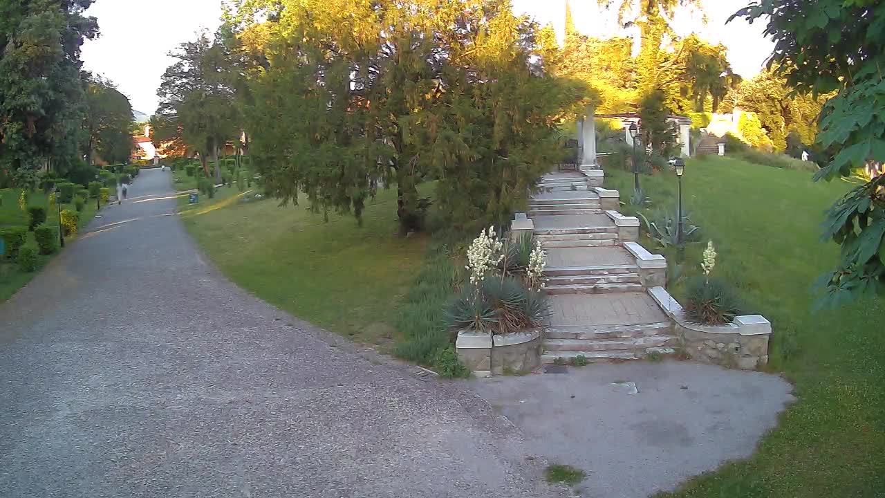 Parco Coronini-Cronberg Live Webcam – Green Oasis