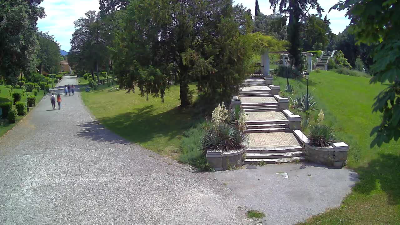 Parco Coronini-Cronberg Live Webcam – Green Oasis