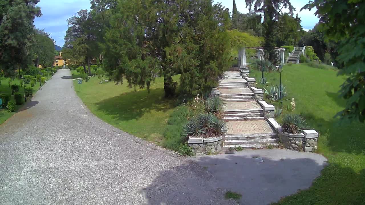 Parco Coronini-Cronberg Live Webcam – Green Oasis