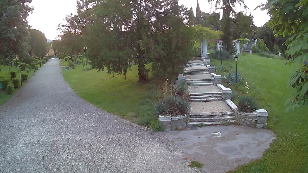 Parco Coronini-Cronberg Live Webcam – Green Oasis