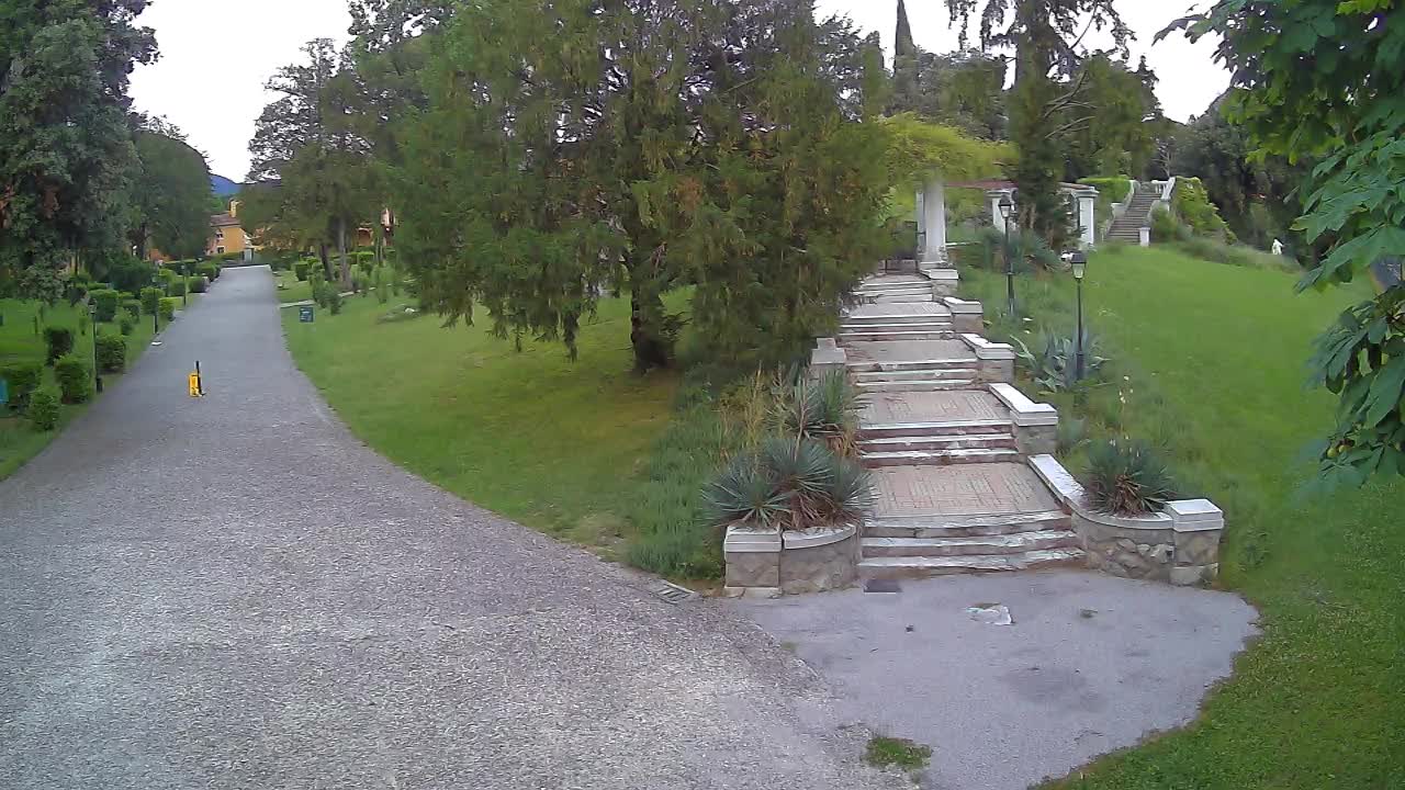 Parco Coronini-Cronberg Live Webcam – Green Oasis