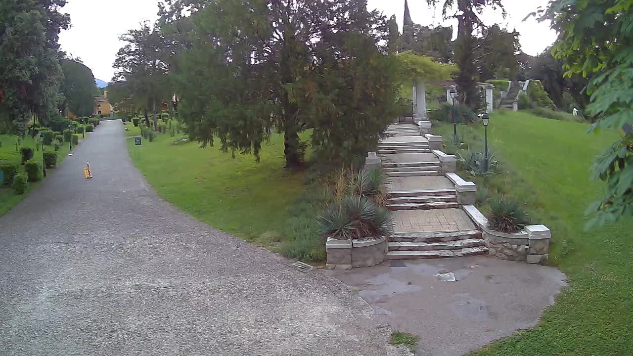 Parco Coronini-Cronberg Live Webcam – Green Oasis