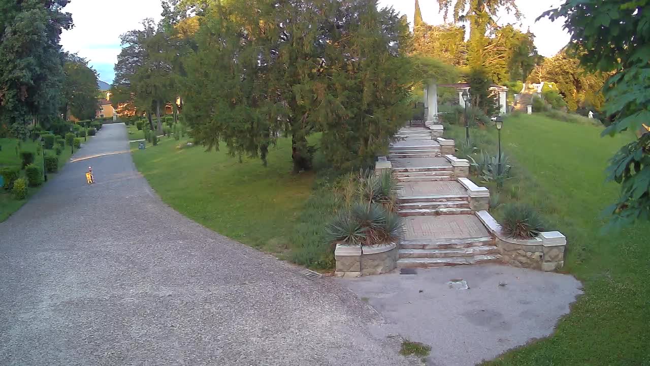 Parco Coronini-Cronberg Live Webcam – Green Oasis