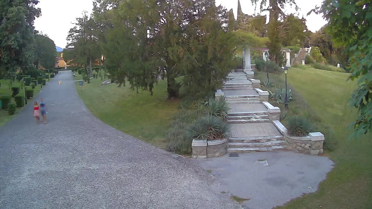 Parco Coronini-Cronberg Live Webcam – Green Oasis