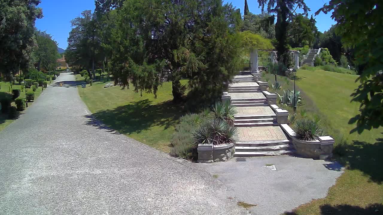 Parco Coronini-Cronberg Live Webcam – Green Oasis