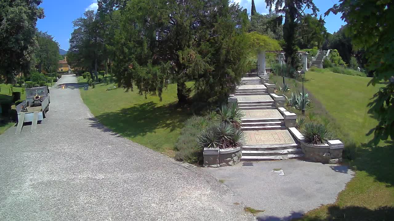 Parco Coronini-Cronberg Live Webcam – Green Oasis