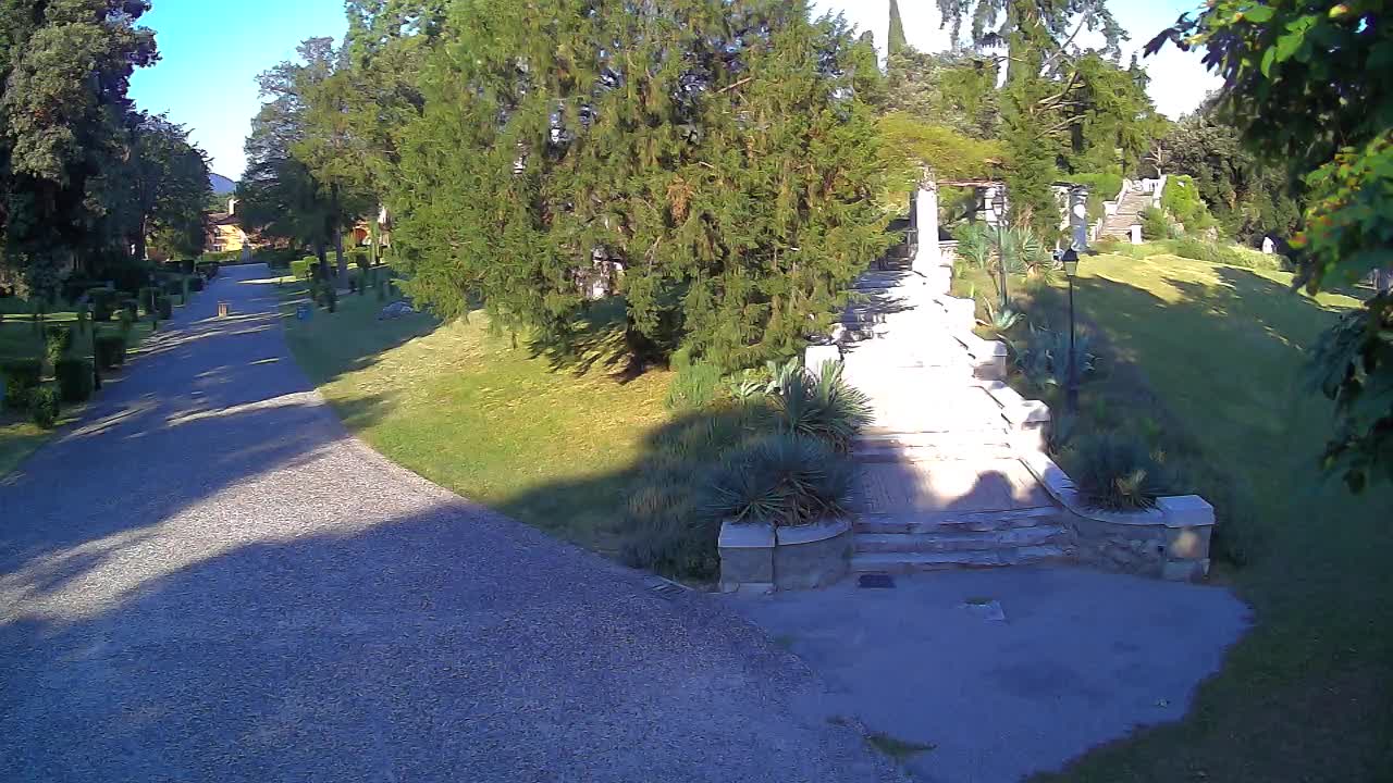 Parco Coronini-Cronberg Live Webcam – Green Oasis