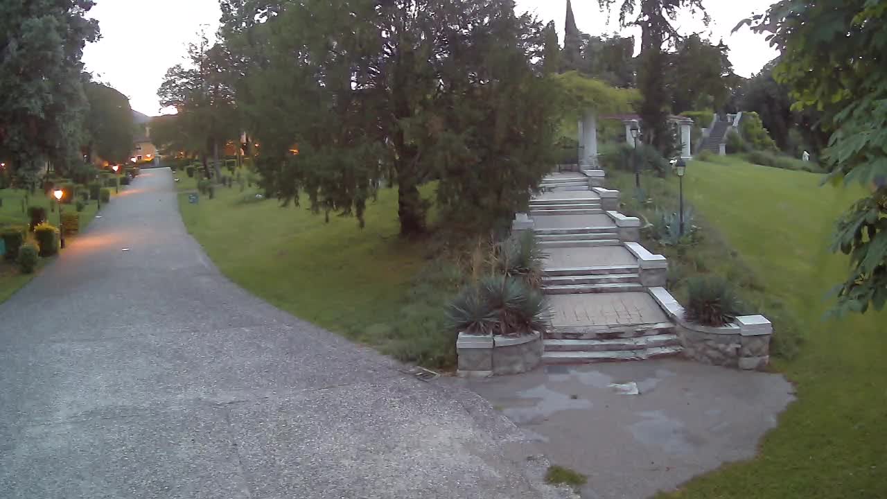 Parco Coronini-Cronberg Live Webcam – Green Oasis