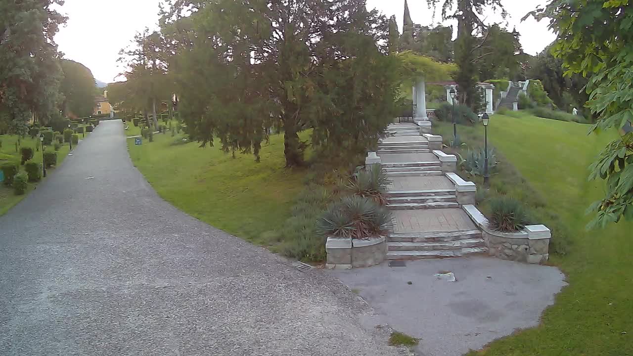 Parco Coronini-Cronberg Live Webcam – Green Oasis