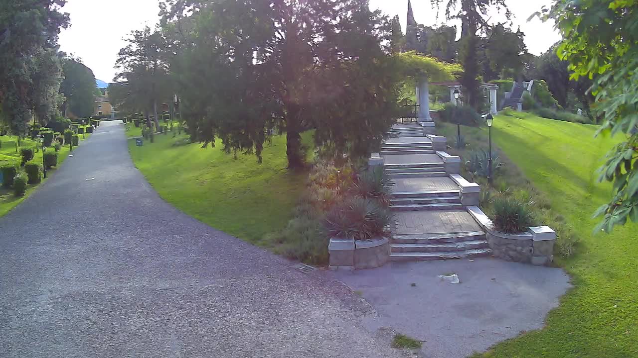 Parco Coronini-Cronberg Live Webcam – Green Oasis