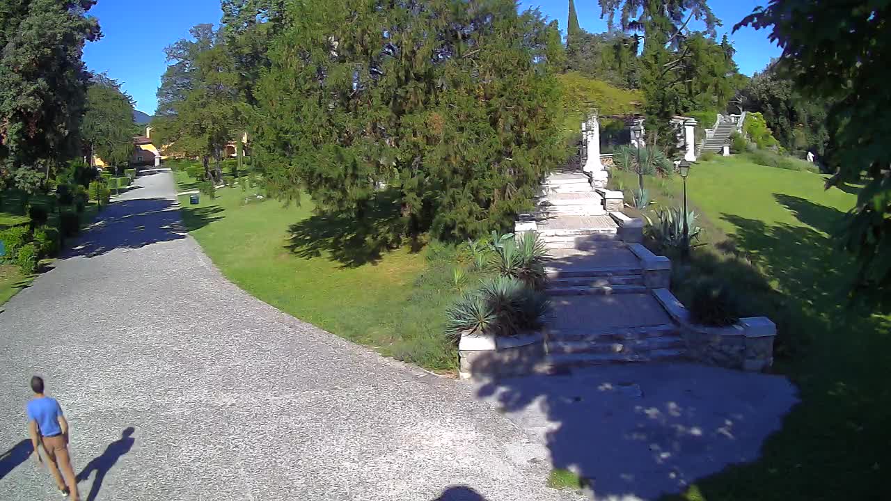 Parco Coronini-Cronberg Live Webcam – Green Oasis