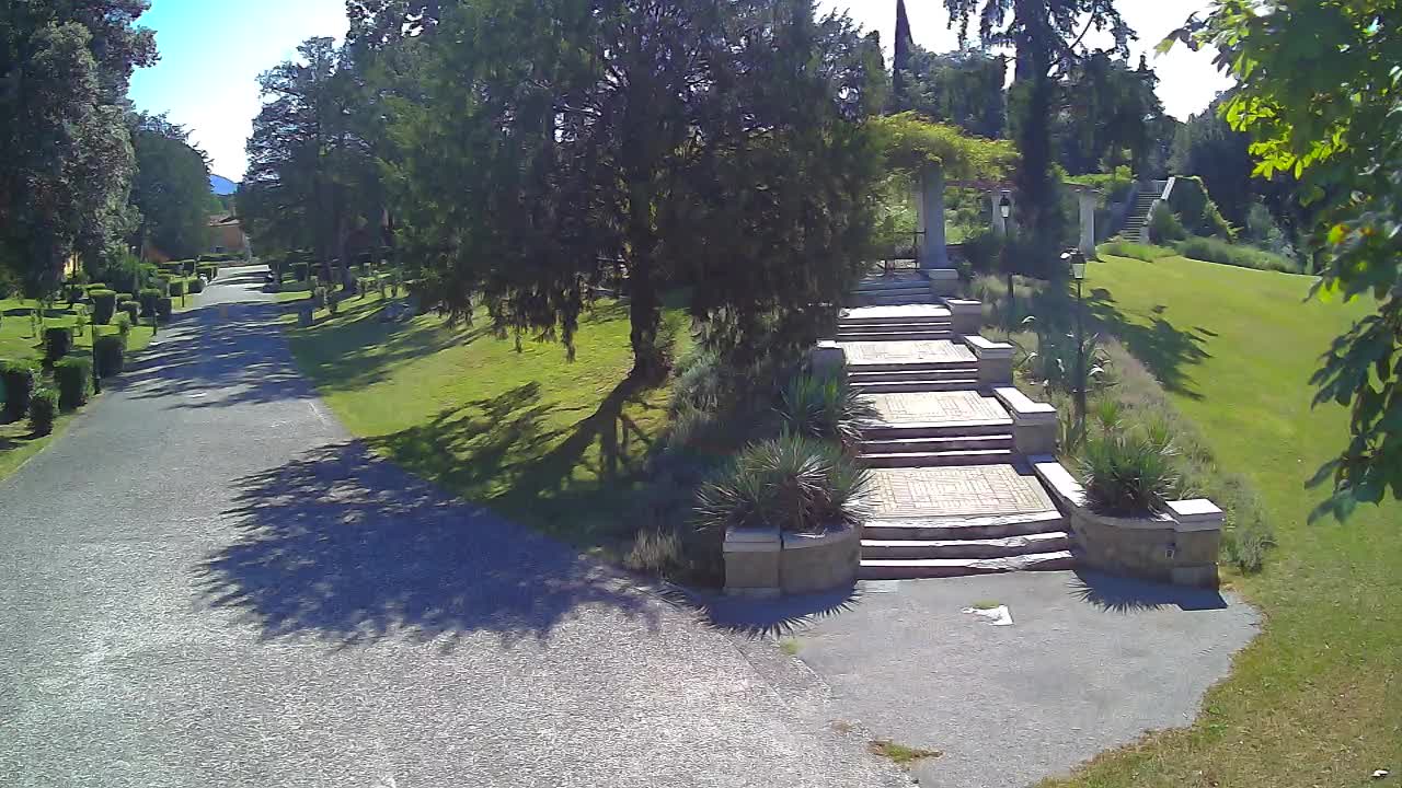 Parco Coronini-Cronberg Live Webcam – Green Oasis