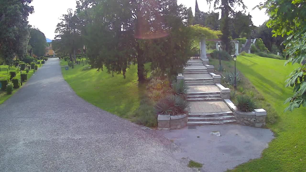 Parco Coronini-Cronberg Live Webcam – Green Oasis