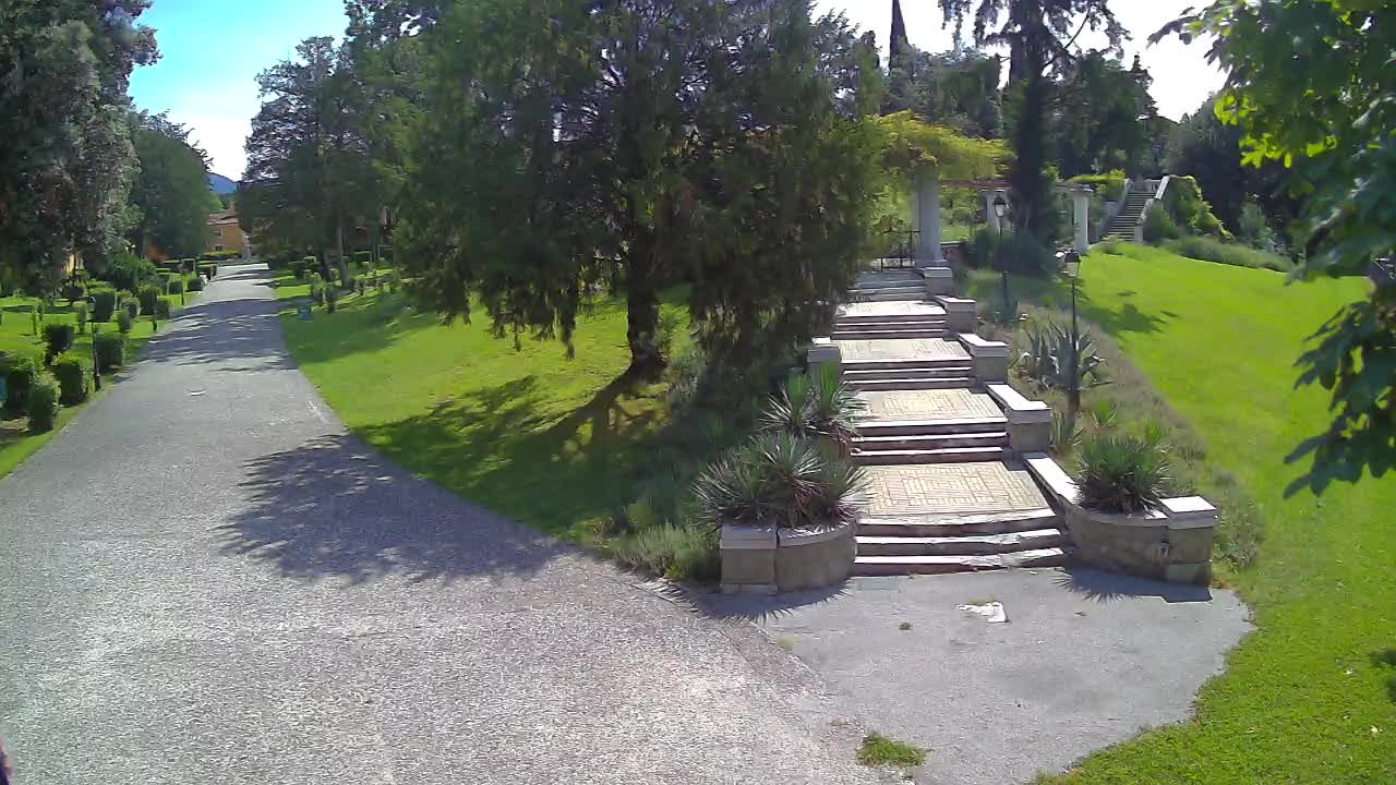 Parco Coronini-Cronberg Live Webcam – Green Oasis