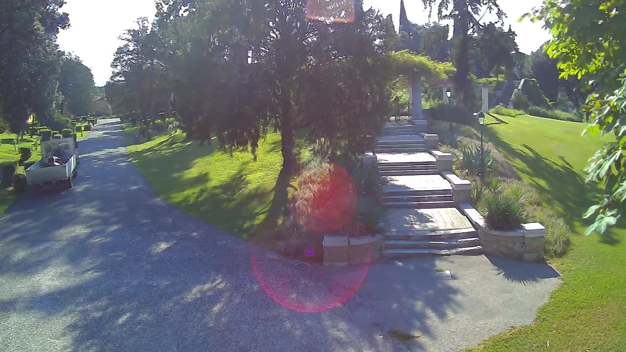 Parco Coronini-Cronberg Live Webcam – Green Oasis