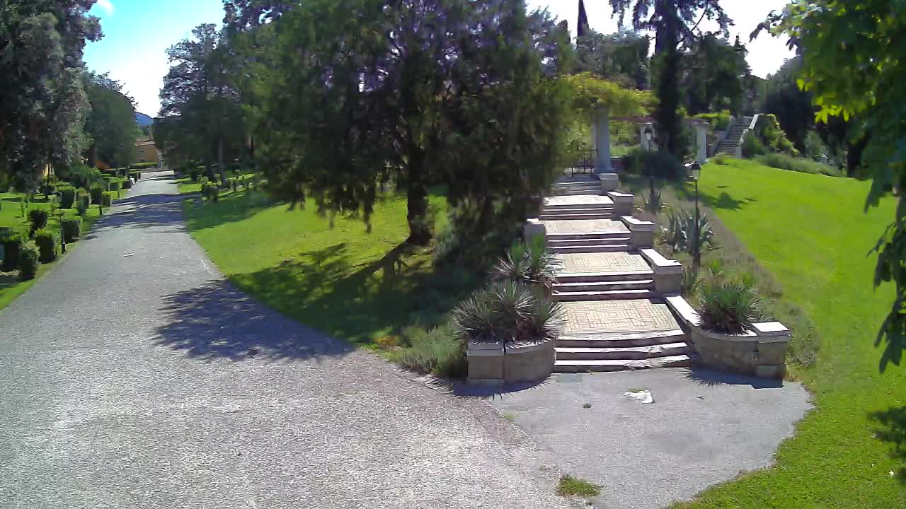 Parco Coronini-Cronberg Live Webcam – Green Oasis