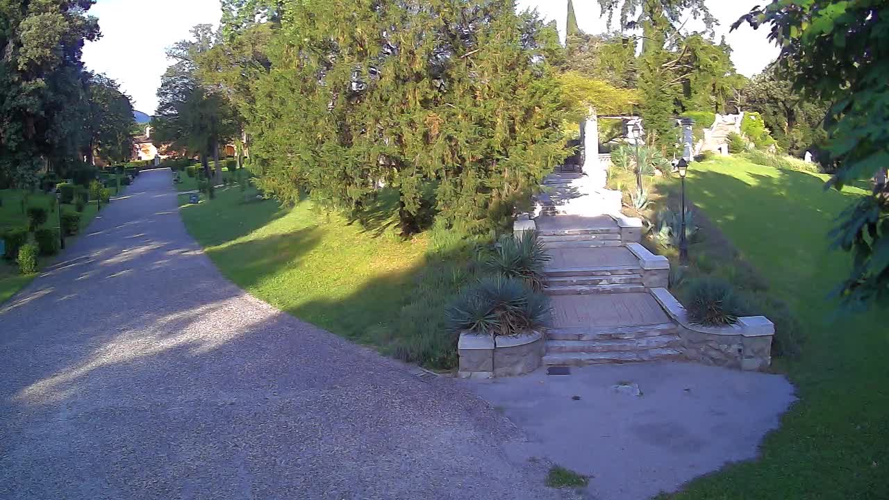 Parco Coronini-Cronberg Live Webcam – Green Oasis