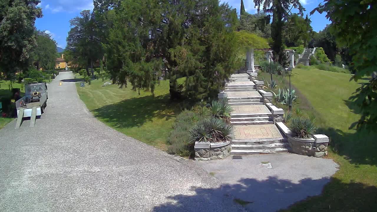 Parco Coronini-Cronberg Live Webcam – Green Oasis