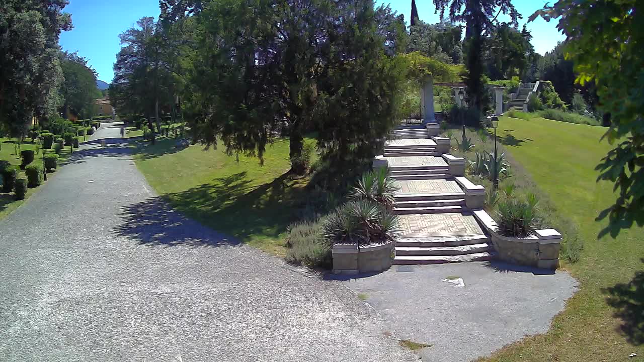 Parco Coronini-Cronberg Live Webcam – Green Oasis