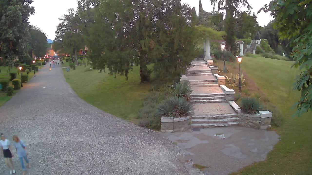 Parco Coronini-Cronberg Live Webcam – Green Oasis