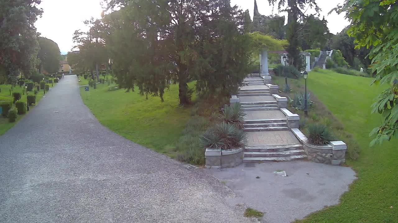 Parco Coronini-Cronberg Live Webcam – Green Oasis