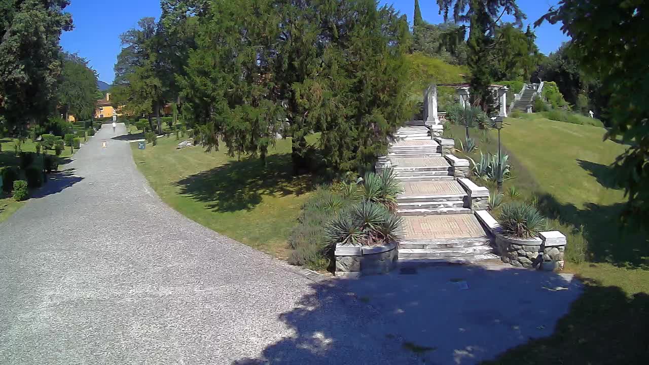 Parco Coronini-Cronberg Live Webcam – Green Oasis