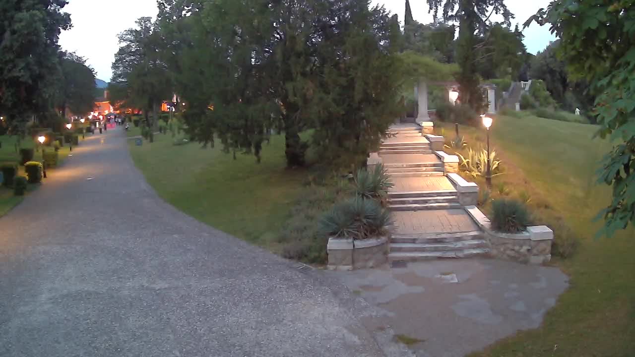 Parco Coronini-Cronberg Live Webcam – Green Oasis
