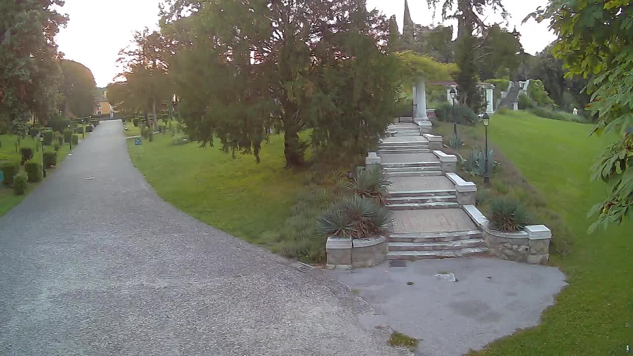 Parco Coronini-Cronberg Live Webcam – Green Oasis