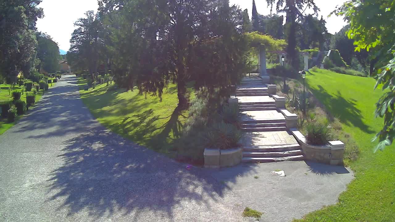 Parco Coronini-Cronberg Live Webcam – Green Oasis