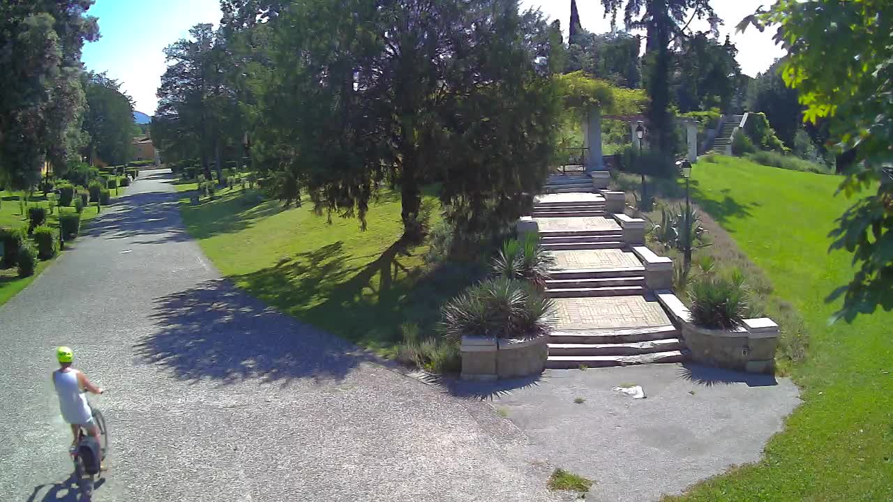Parco Coronini-Cronberg Live Webcam – Green Oasis