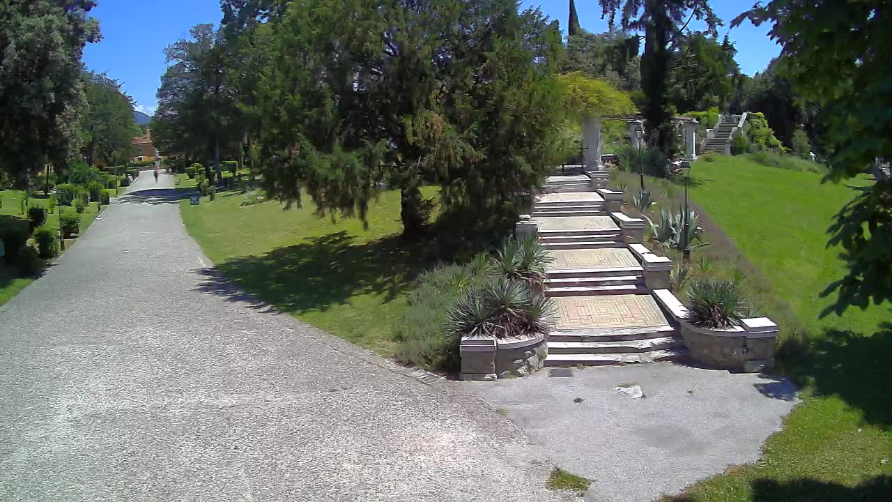 Parco Coronini-Cronberg Live Webcam – Green Oasis