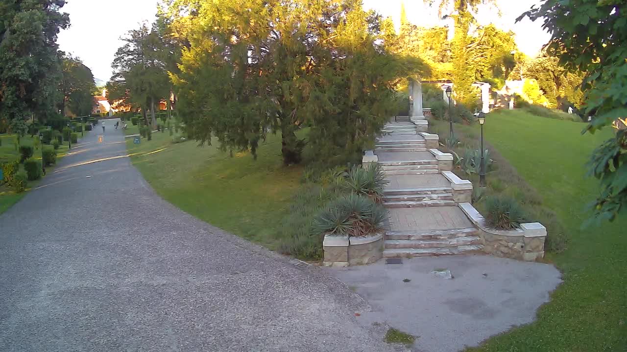 Parco Coronini-Cronberg Live Webcam – Green Oasis