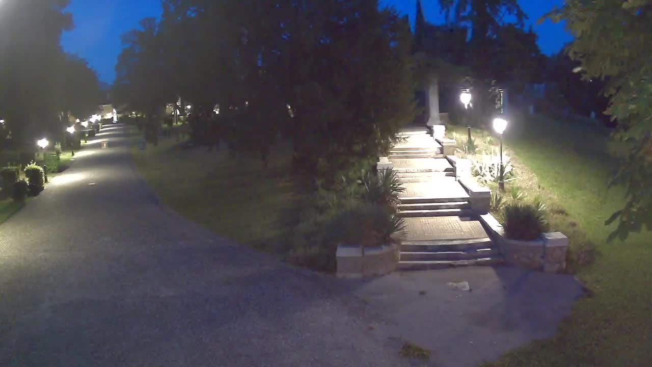 Parco Coronini-Cronberg Live Webcam – Green Oasis