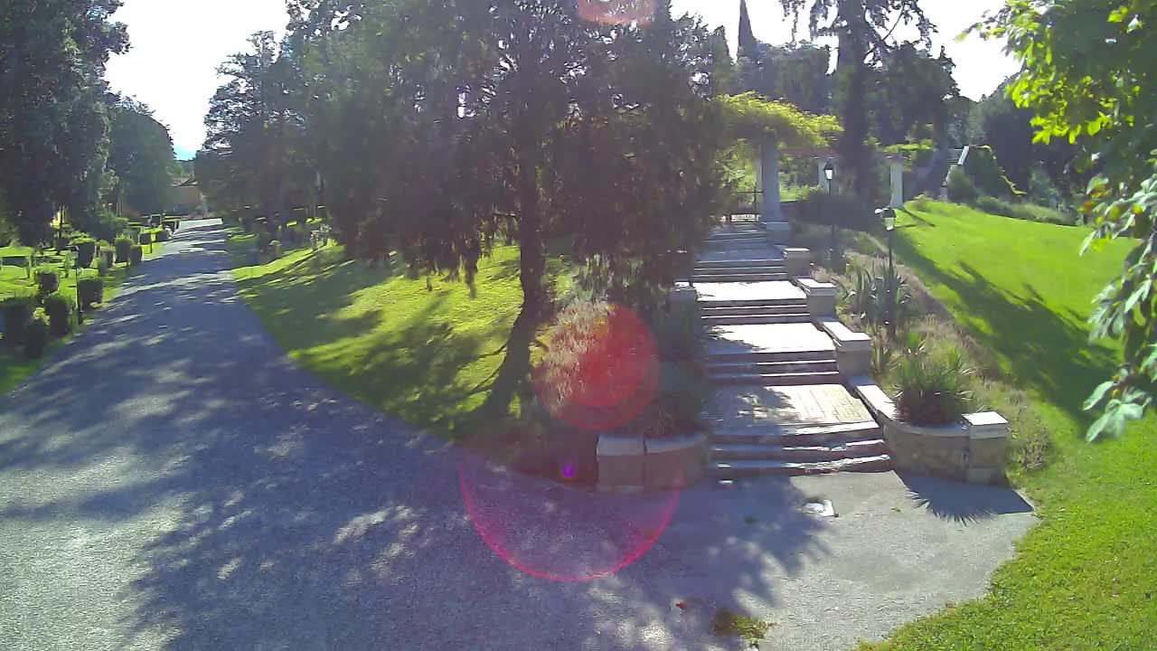 Parco Coronini-Cronberg Live Webcam – Green Oasis
