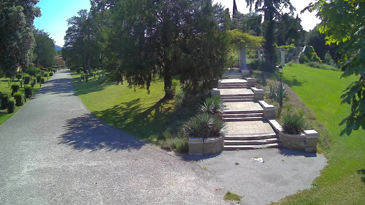 Parco Coronini-Cronberg Live Webcam – Green Oasis