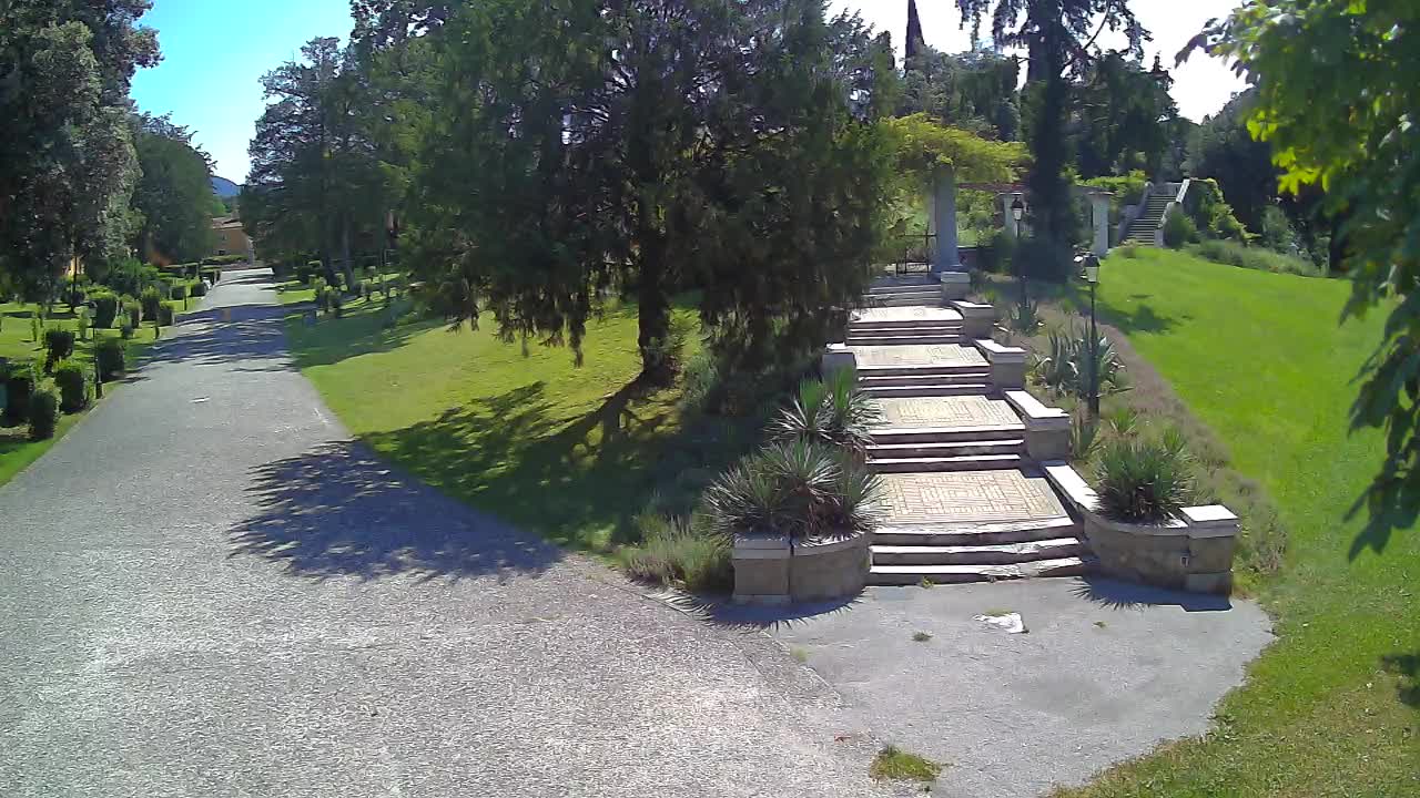 Parco Coronini-Cronberg Live Webcam – Green Oasis