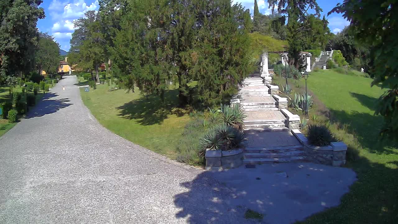 Parco Coronini-Cronberg Live Webcam – Green Oasis