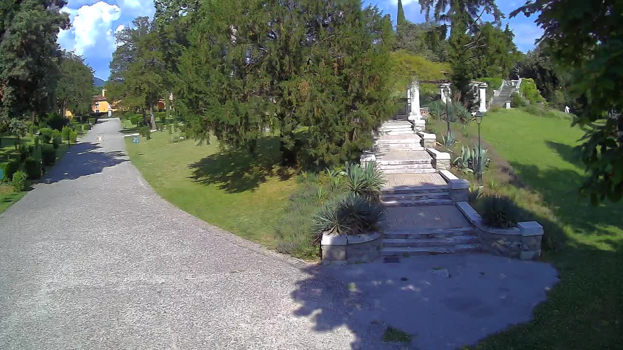 Parco Coronini-Cronberg Live Webcam – Green Oasis