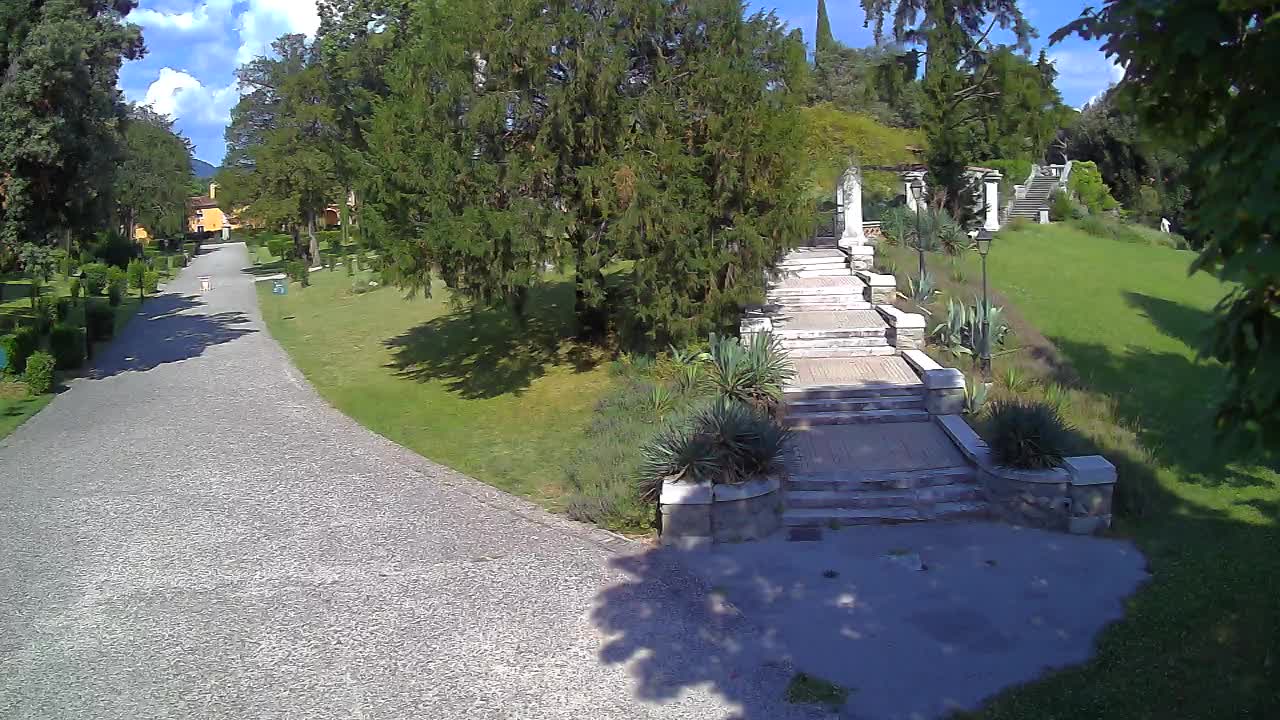 Parco Coronini-Cronberg Live Webcam – Green Oasis