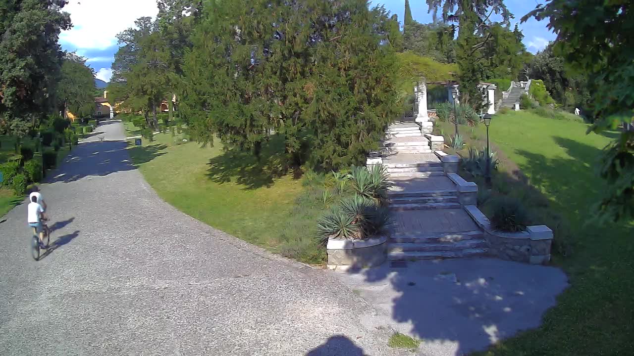 Parco Coronini-Cronberg Live Webcam – Green Oasis