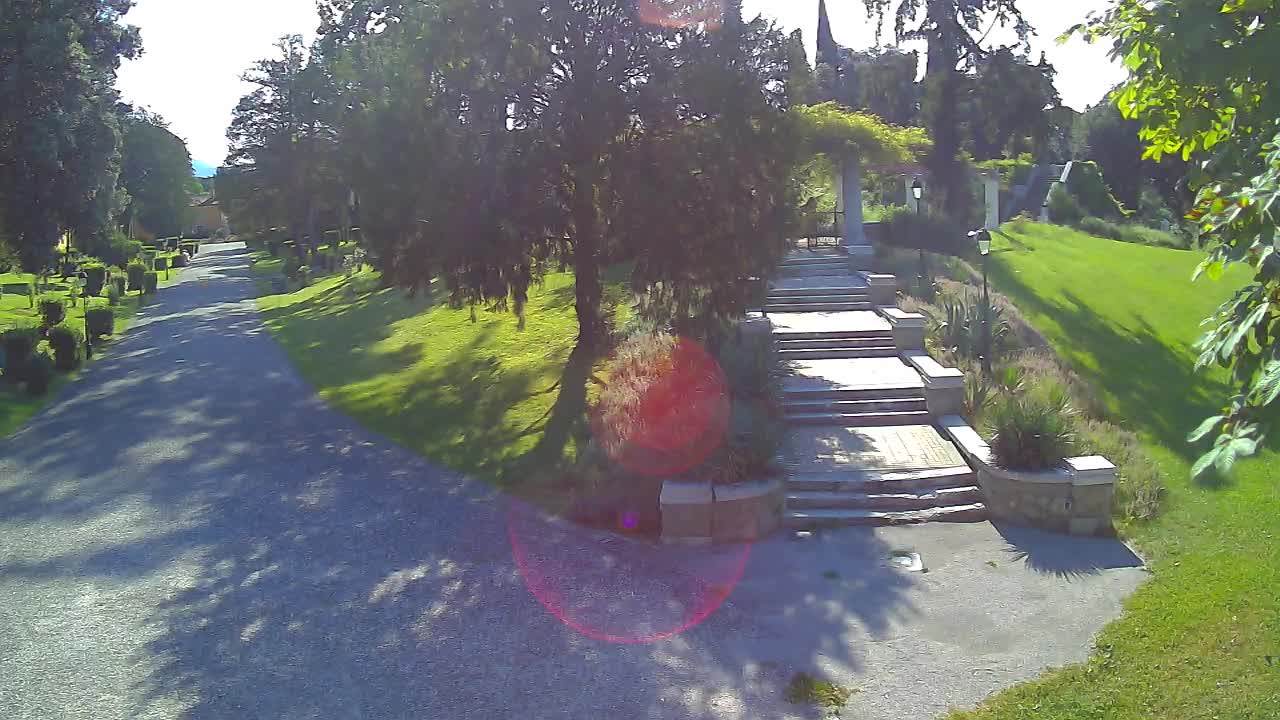 Parco Coronini-Cronberg Live Webcam – Green Oasis