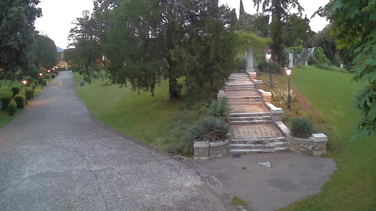 Parco Coronini-Cronberg Live Webcam – Green Oasis