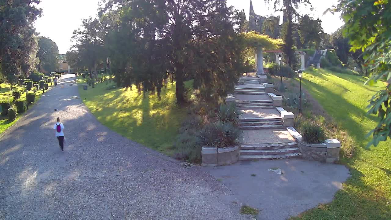Parco Coronini-Cronberg Live Webcam – Green Oasis