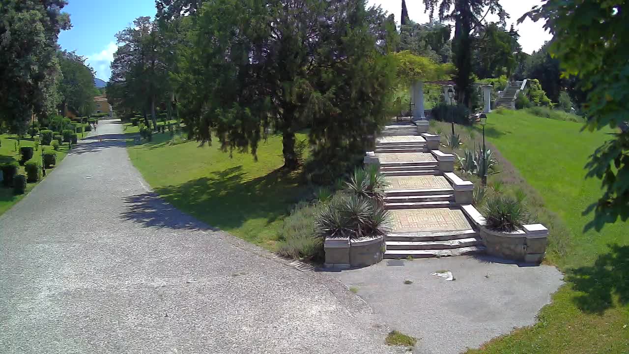 Parco Coronini-Cronberg Live Webcam – Green Oasis